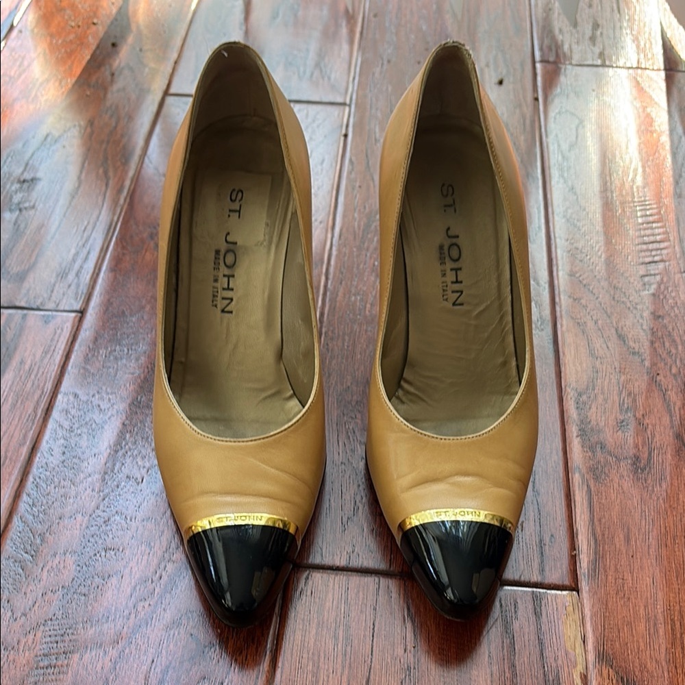 Vintage St. John Tan and Black Women's classic pumps